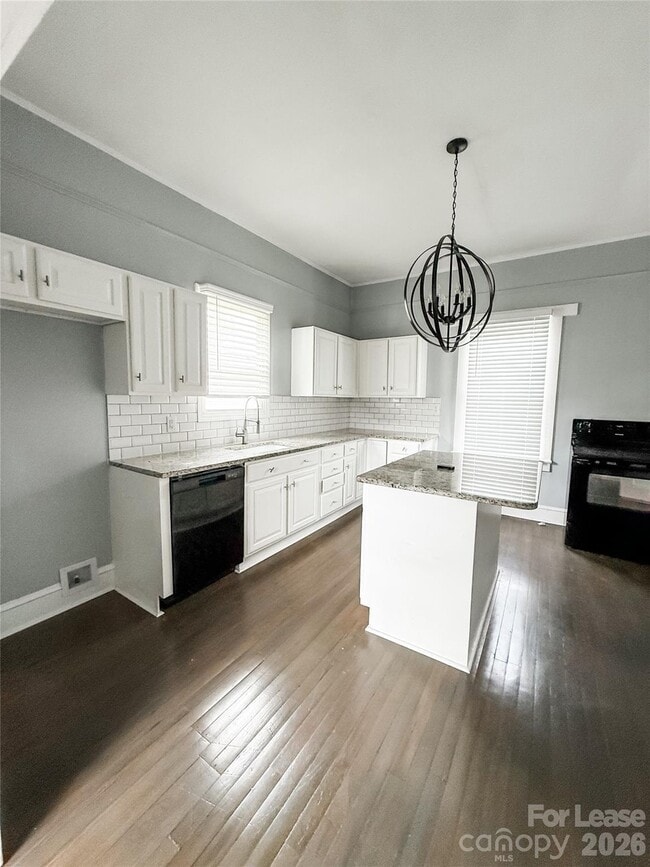 Building Photo - 428 West Ave