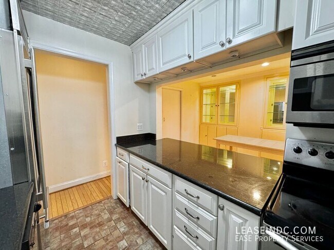 Building Photo - 1316 New Hampshire Ave NW