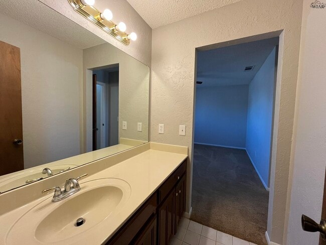 Building Photo - 5417 Pebblestone Dr