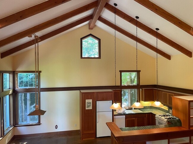 Building Photo - Langley Craftsman in Park-Like Setting and One Small Pet Allowed