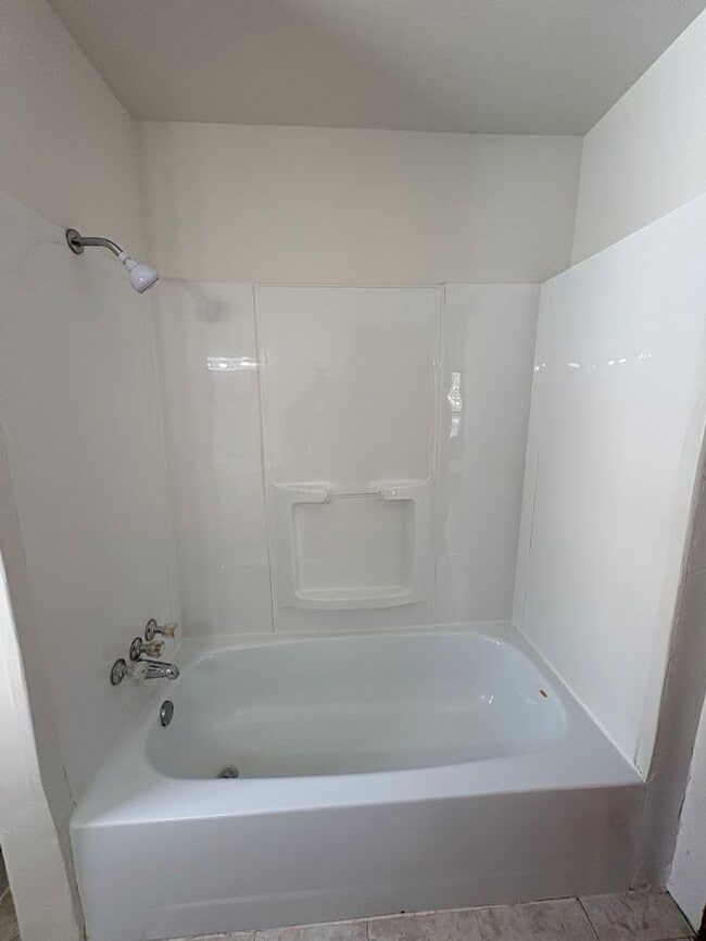 Building Photo - Two bedroom two bathroom home for rent