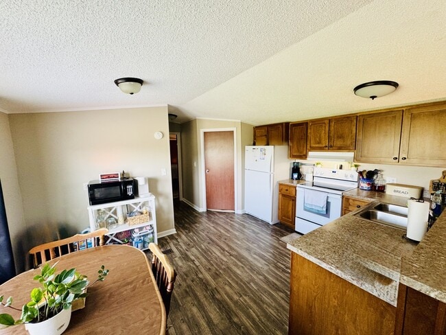 Building Photo - 3941 Mickey Ln