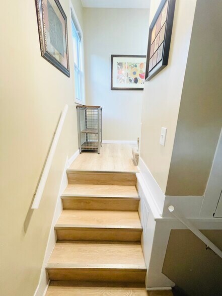 Building Photo - 1051 N 68th St