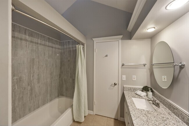 Building Photo - 3311 Golden Trails Dr