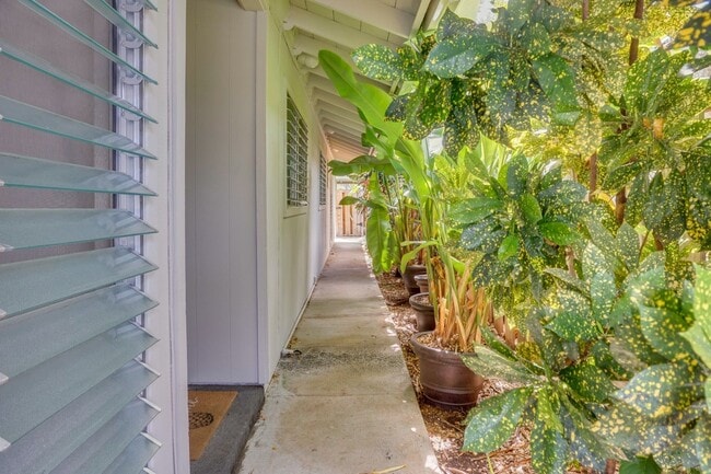 Building Photo - Marina Front Townhome at Kuapa Isle