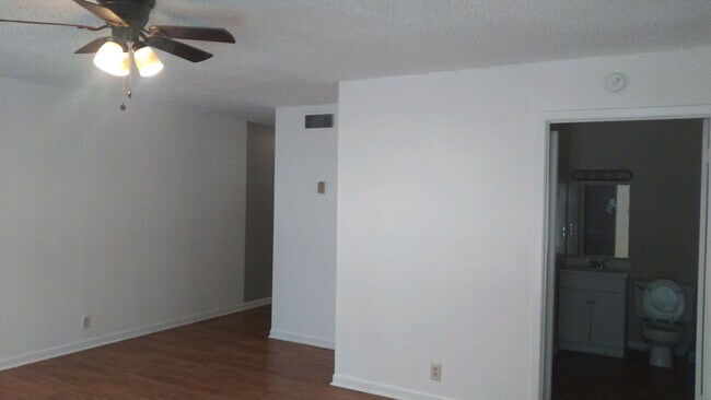 Building Photo - Monthly Paid Rent
