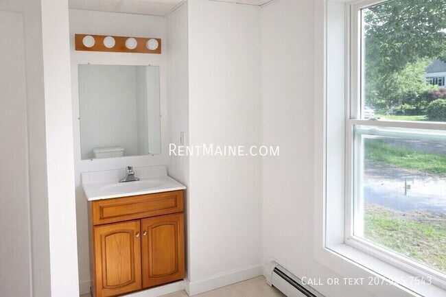 Building Photo - 16 Congress St