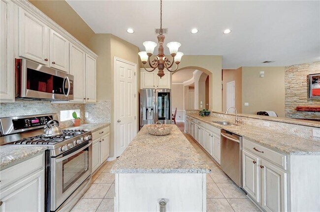 Building Photo - 2605 Tumbling River Dr