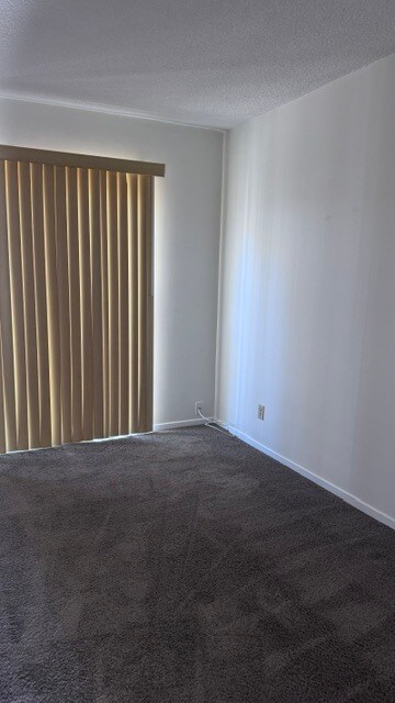 Second bedroom - 11983 Walnut Ln