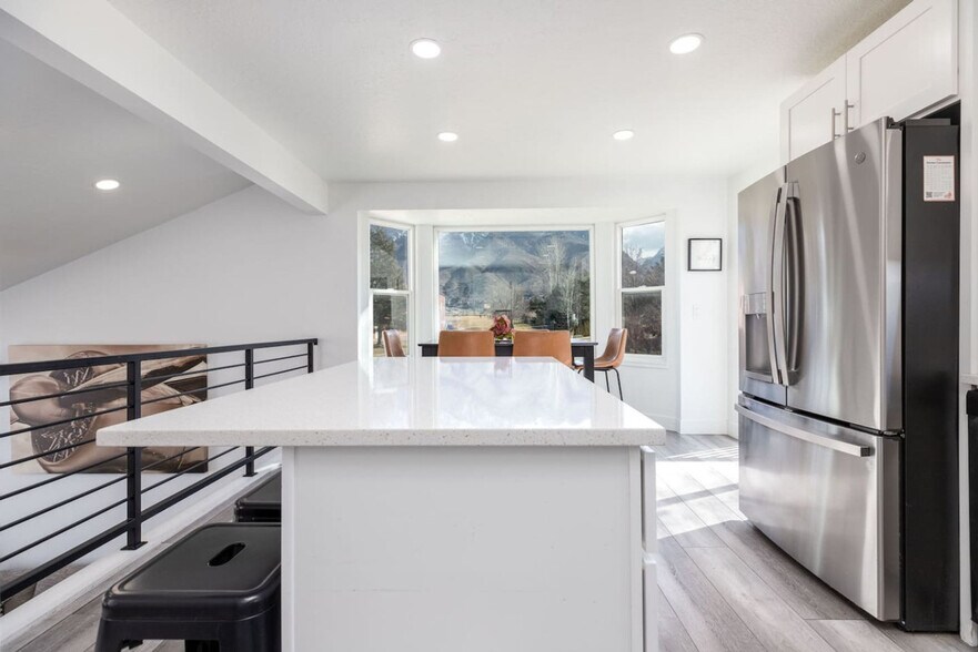 Building Photo - 2744 Newcastle Dr