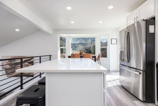 Building Photo - 2744 Newcastle Dr