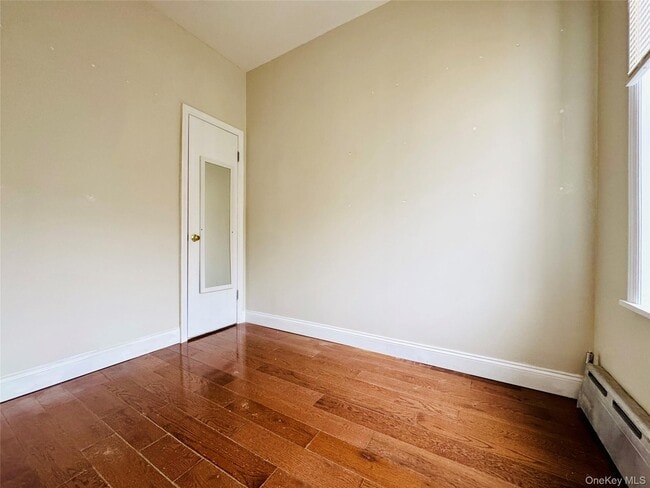 Building Photo - 71-20 66th Pl