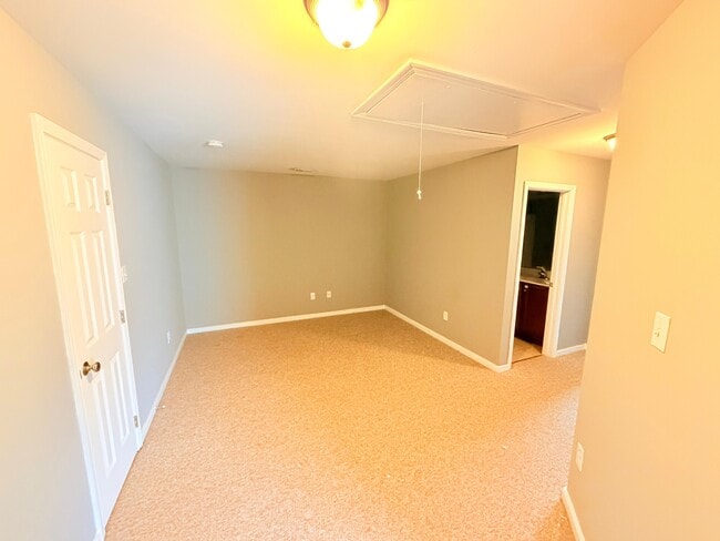 Building Photo - 850 Parkland Pl