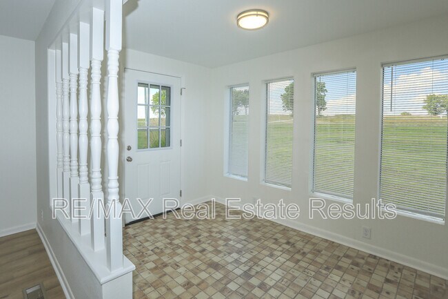 Building Photo - 1741 E 1st Ave