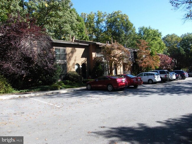 Building Photo - 10865 Deborah Dr