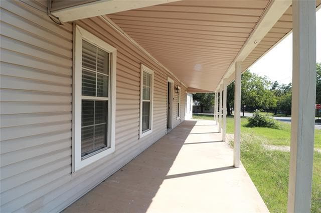 Building Photo - 1065 W Pecan St