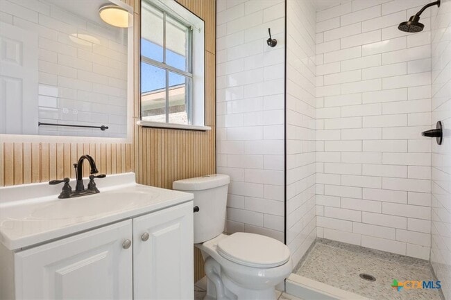 Building Photo - 907 Willow Brk St