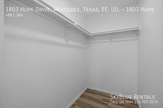 Building Photo - 1803 Hope Dr
