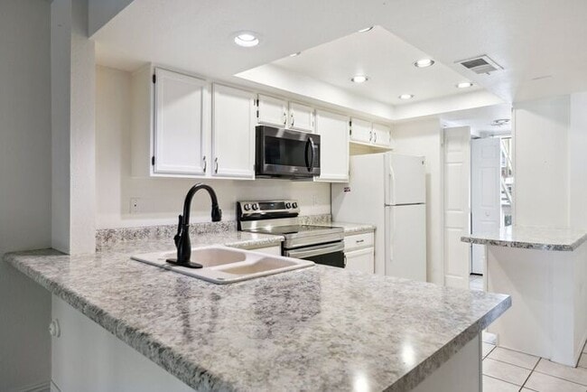 Building Photo - 205 N 74th St