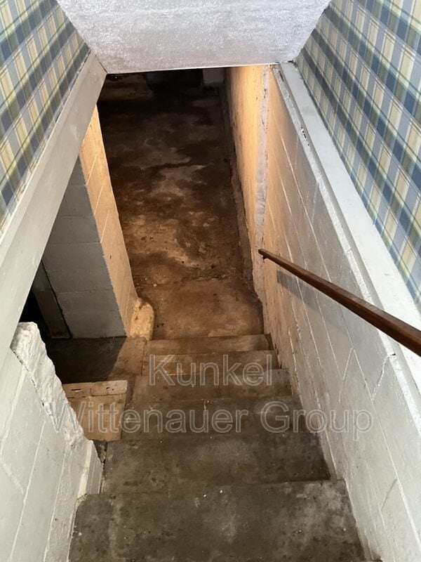 Building Photo - 310 E Washington St