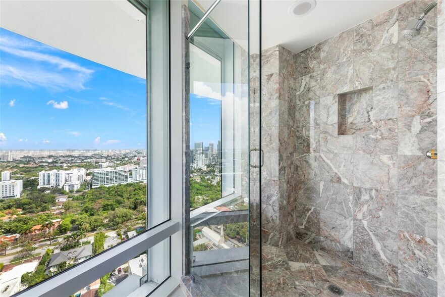 Building Photo - 1643 Brickell Ave