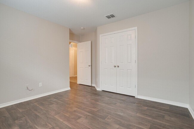 Building Photo - Great 3 Bedroom, 2 Bath, Brick Home in Great Neighborhood- White Settlement ISD- 76108