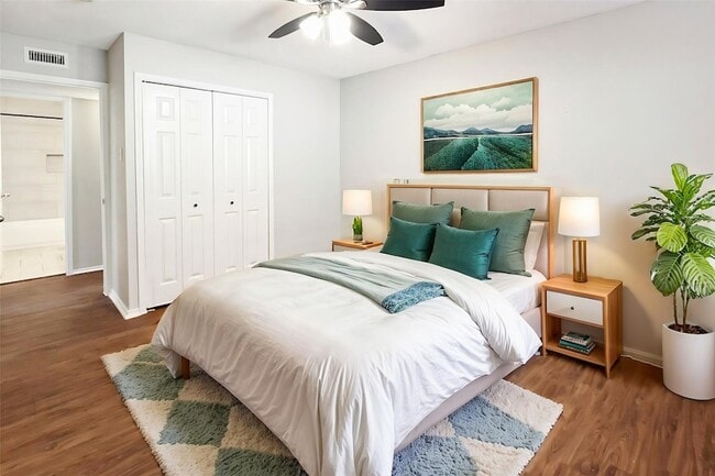 Building Photo - 6400 Pine St