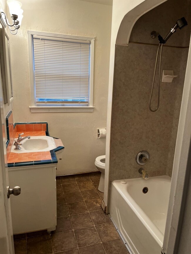 Building Photo - 4657 E Grant Ave