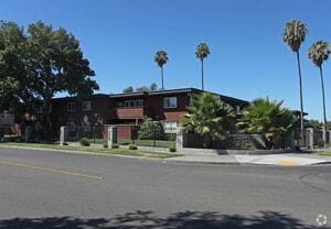Primary Photo - 126 E Jamestown St