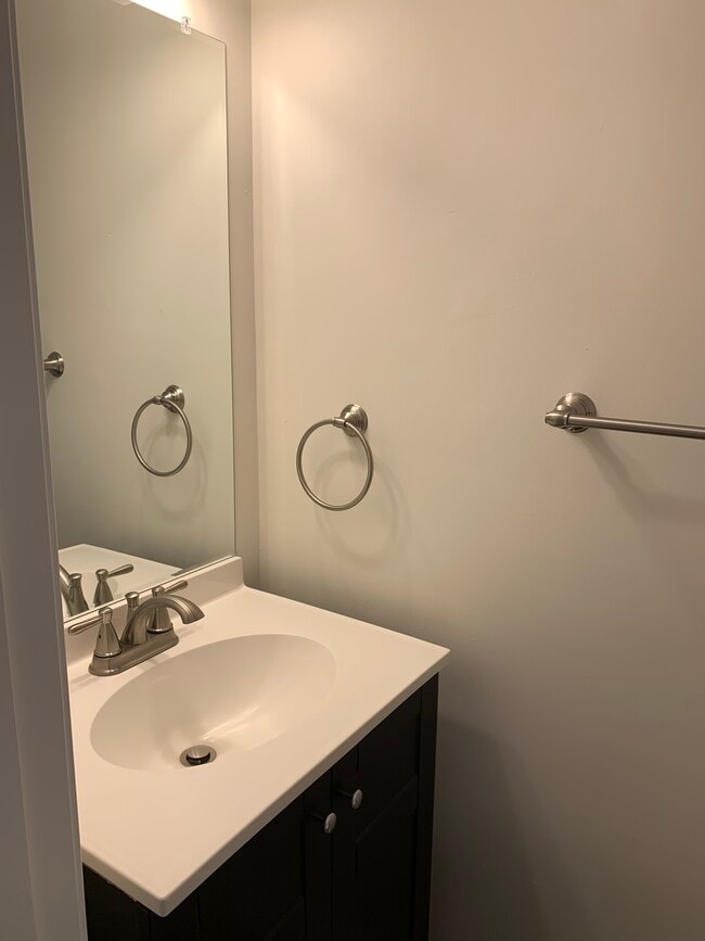 Building Photo - 5815 Whitfield Ct