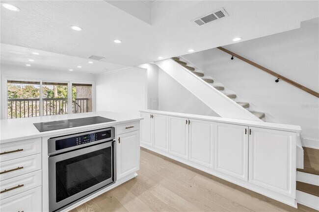 Building Photo - 1355 Pinellas Bayway S