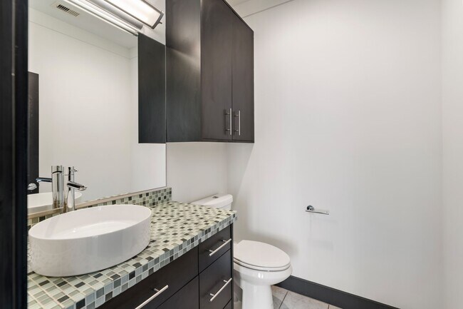 Building Photo - 162 Vieux Carre Dr