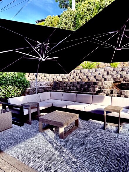 Building Photo - 25 Sereno Pl
