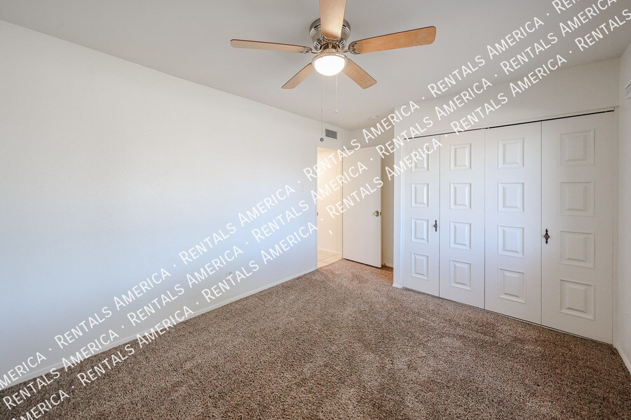 Building Photo - 5214 W Redfield Rd