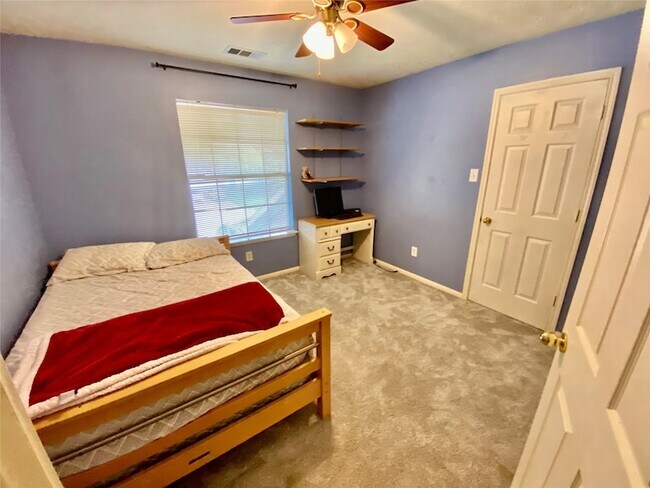 Building Photo - 7239 Brockington Dr