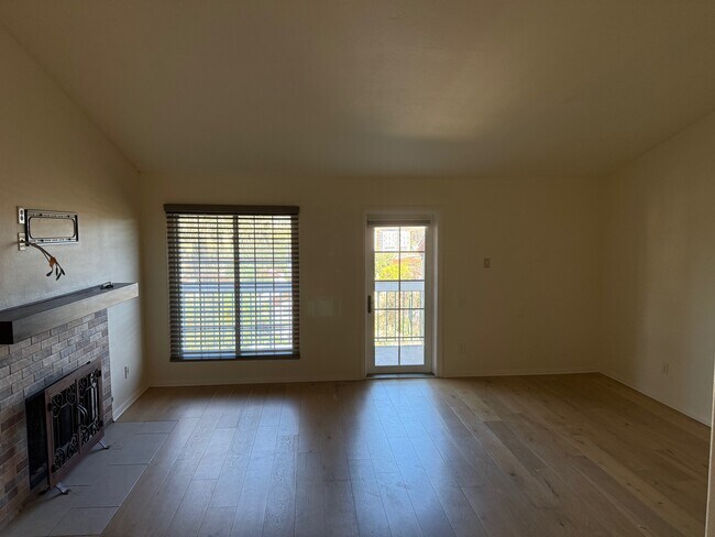 Building Photo - 16376 Avenida Venusto