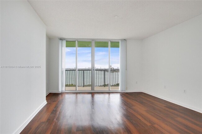 Building Photo - 1756 N Bayshore Dr