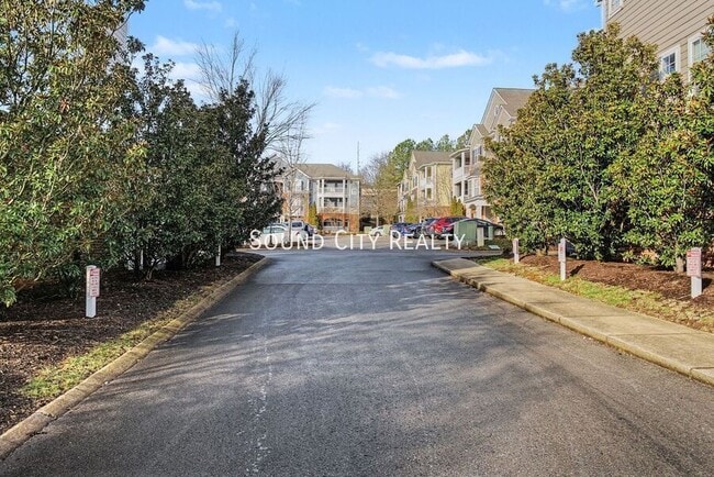 Building Photo - 7230 Althorp Way