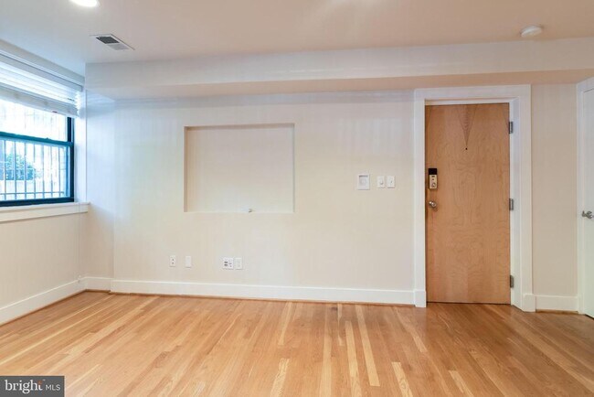 Building Photo - 1300 K St SE