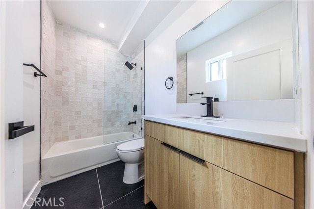 Building Photo - 2426 S West View St