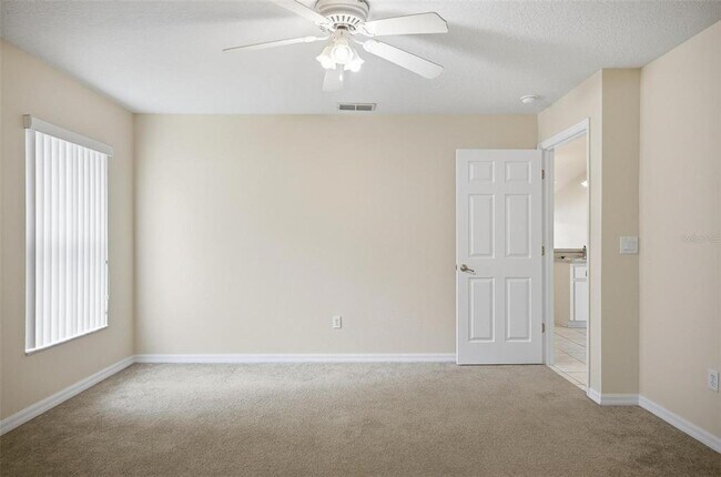 Building Photo - 165 Plainview Dr