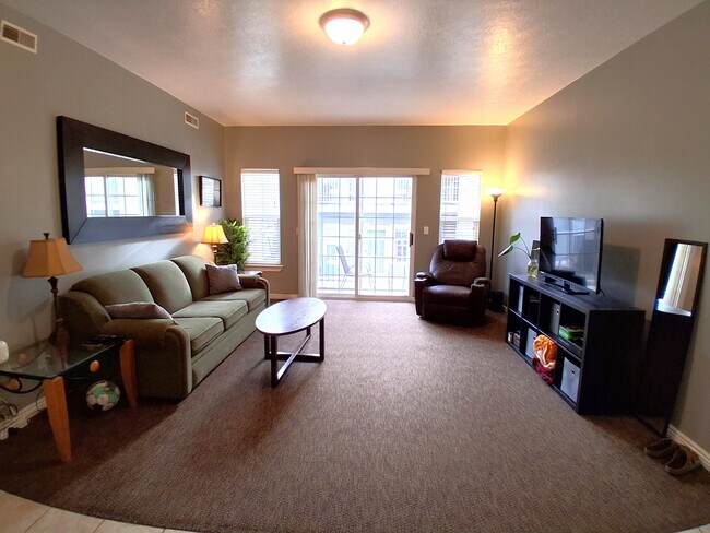 Building Photo - 509 Belmont Pl