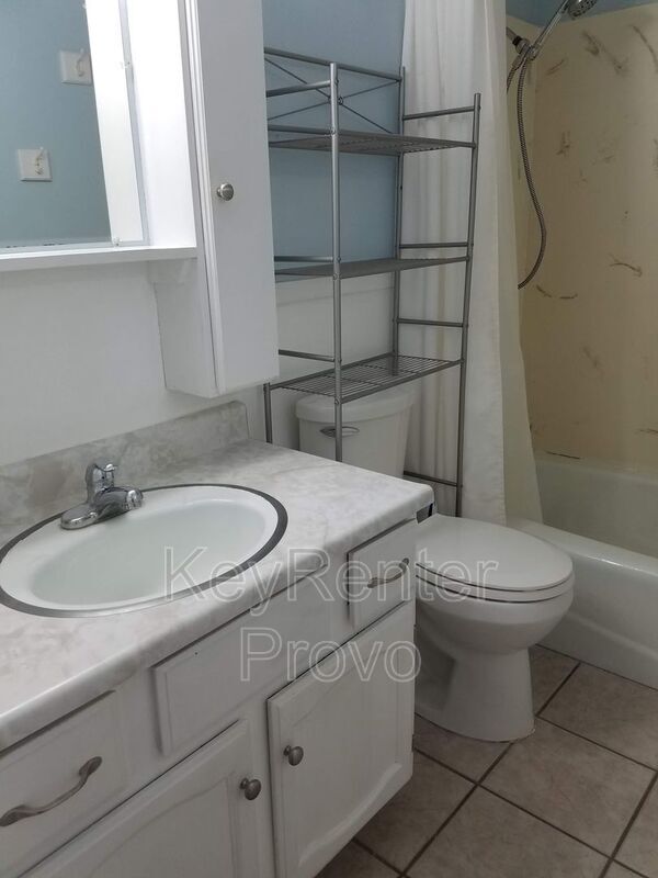 Building Photo - 1686 Hickory Ln