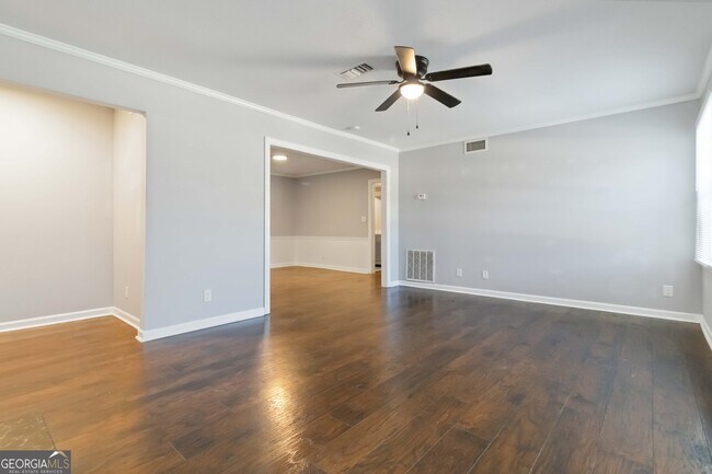 Building Photo - 46 Le Parc Fontaine