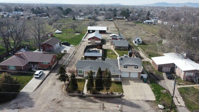 Building Photo - 5859 S