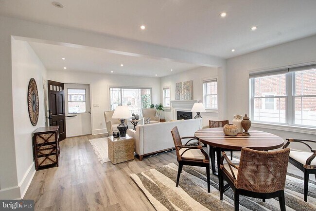 Building Photo - 102 Frederick Ave