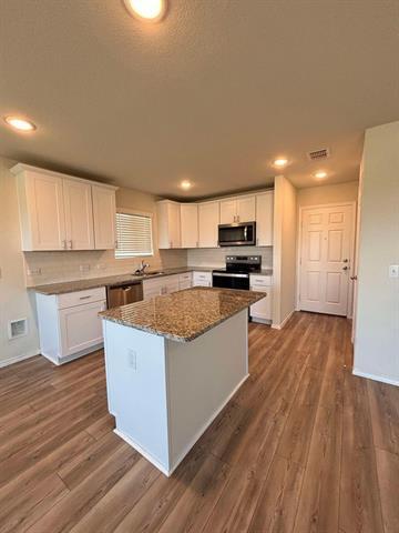 Building Photo - 4444 Sagecroft Rd