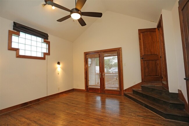 Building Photo - 506 Vincent St
