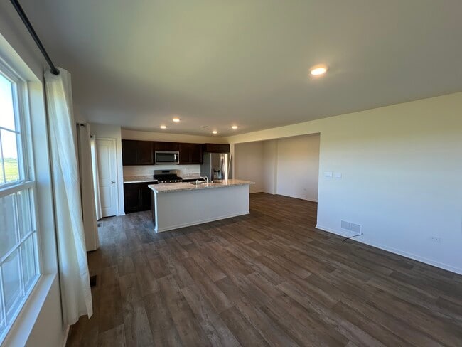 Building Photo - 7615 Violet Ln