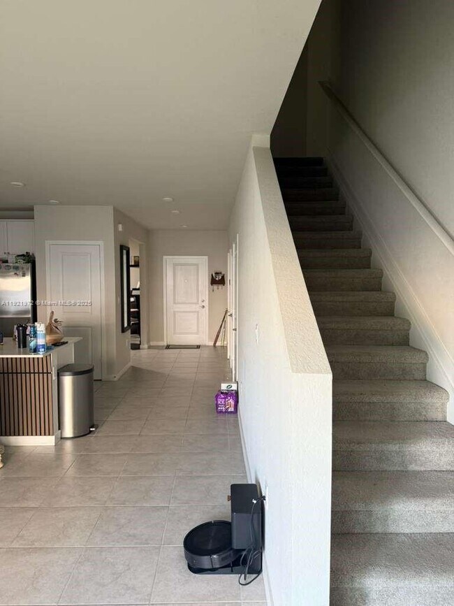 Building Photo - 1020 NW 5th Terrace